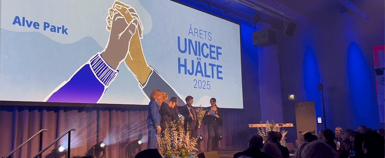 Årets UNICEF-hjälte 2025 - på scen - Barnkonventionens dag
