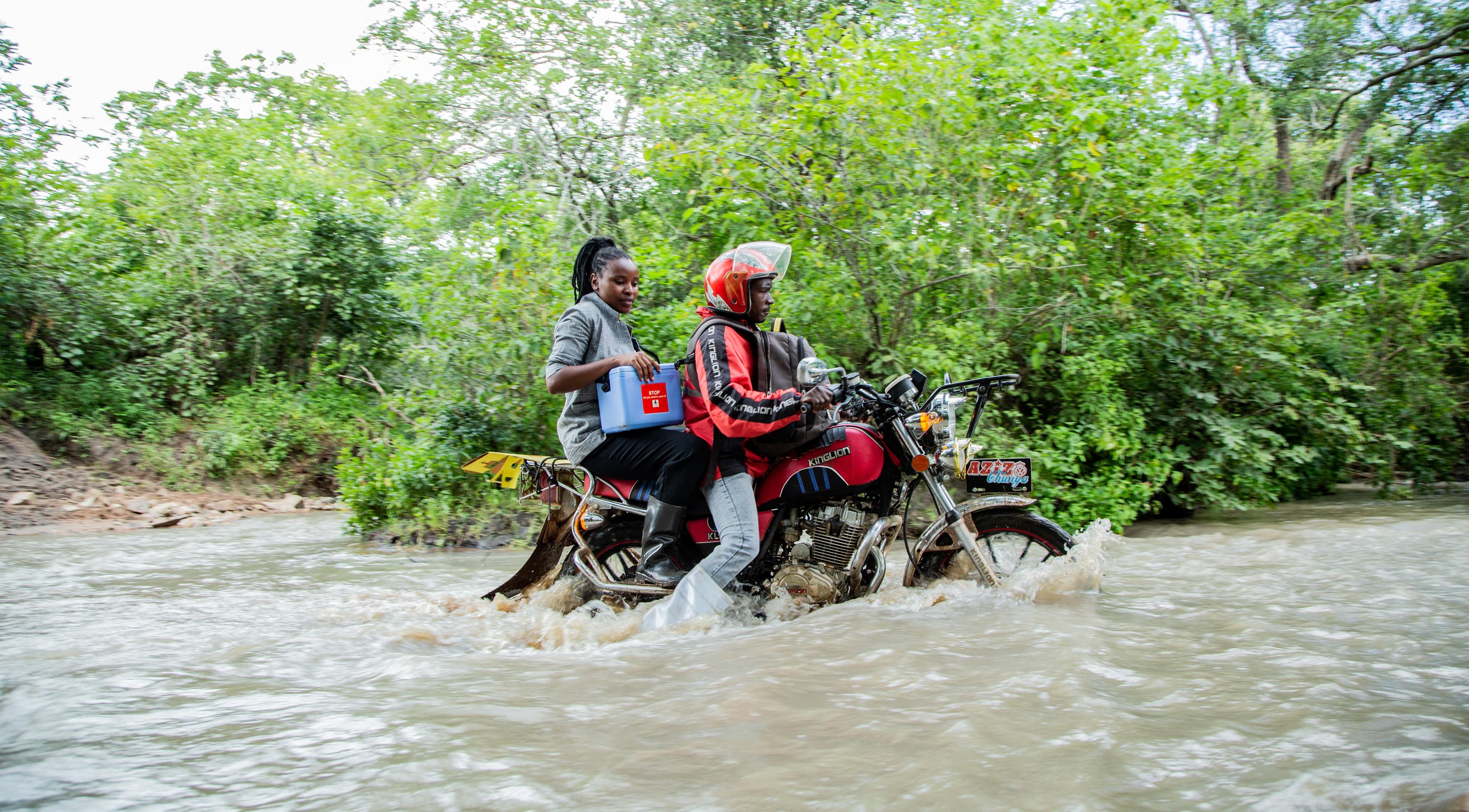 UNICEF-leverans på motorcykel – Tanzania 2024